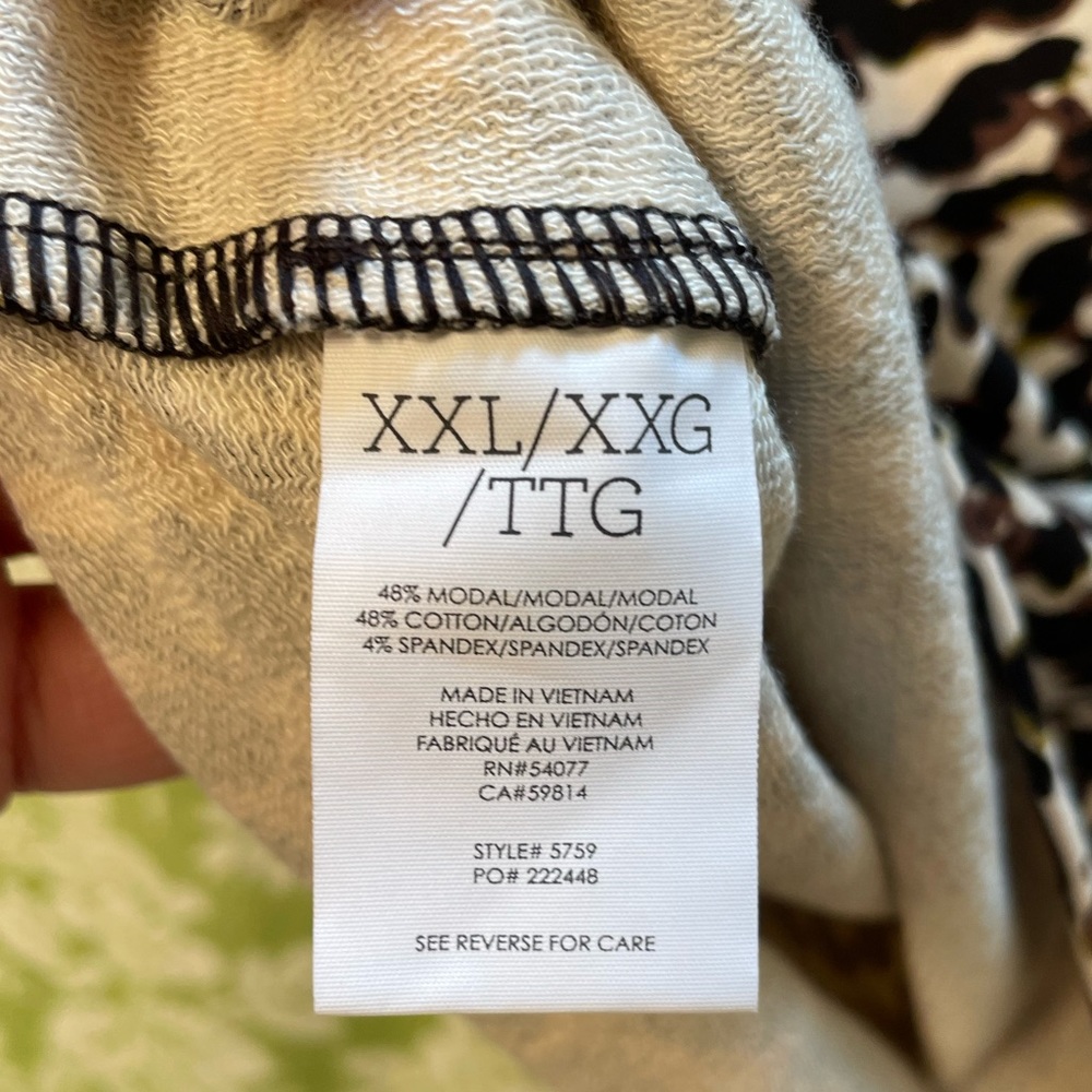 🏝️Big $10 Sale!🏝️Cabi Animal Print Knotty Tank - Picture 2 of 6
